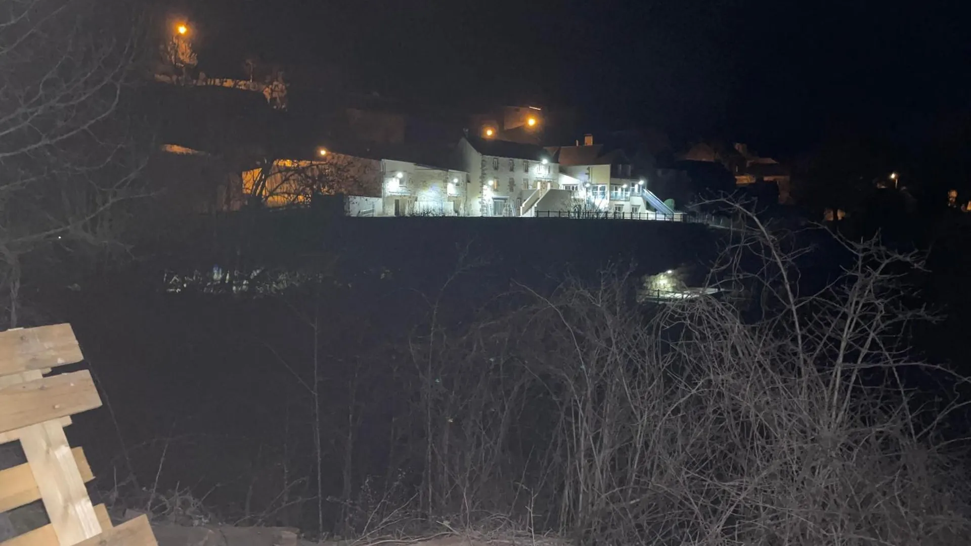 Le Domaine Du Bez Gite De La Grise Piscine Sauna Hammam Spa Saint-Laurent-dʼOlt Σπίτι διακοπών