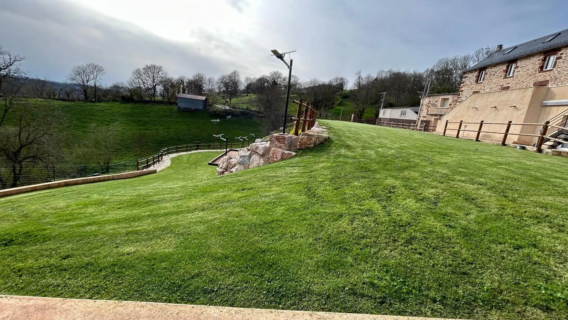 Σπίτι διακοπών Le Domaine Du Bez Gite De La Grise Piscine Sauna Hammam Spa Saint-Laurent-dʼOlt Γαλλία